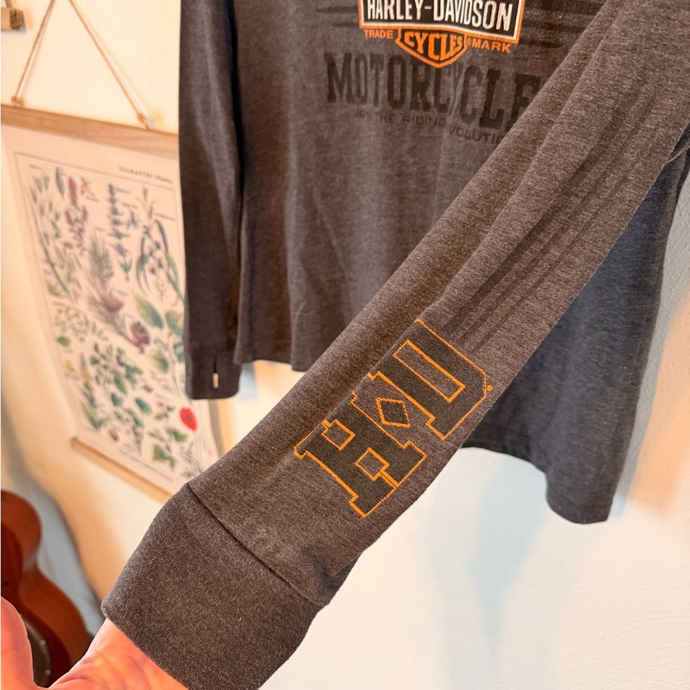 Large - Harley Davidson - Charcoal V-Neck Long Sleeve - Picture 3 of 8